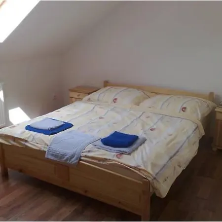 Ubytovanie Mondok * Močenok