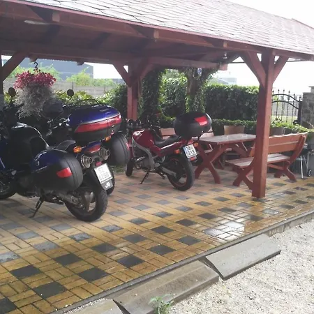 Ubytovanie Mondok Guest house *